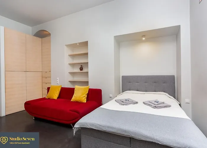 Seven - Old Town Apartment