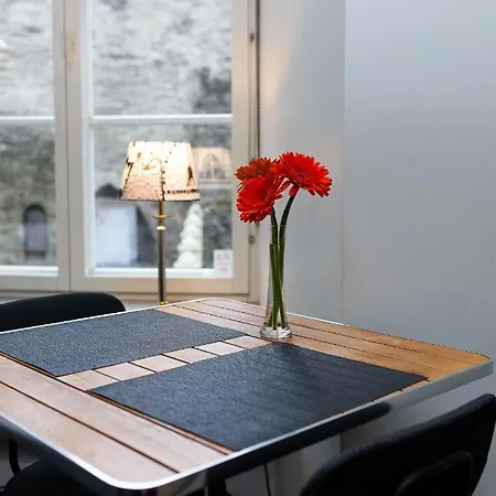 Seven - Old Town Apartment